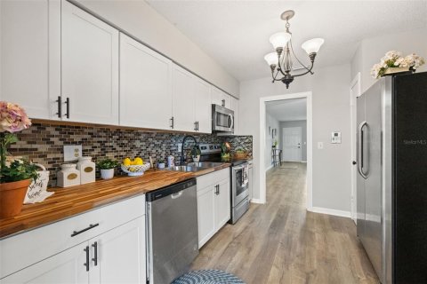 Condo in Saint Petersburg, Florida, 2 bedrooms  № 1320016 - photo 10