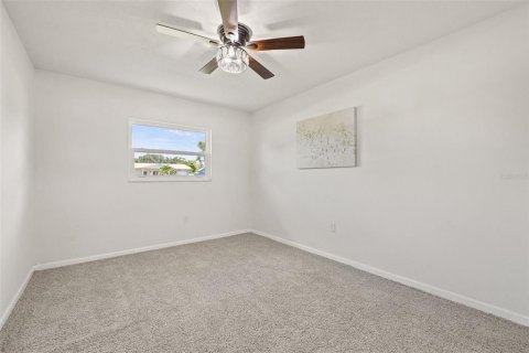Condo in Saint Petersburg, Florida, 2 bedrooms  № 1320016 - photo 16