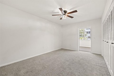 Condo in Saint Petersburg, Florida, 2 bedrooms  № 1320016 - photo 18