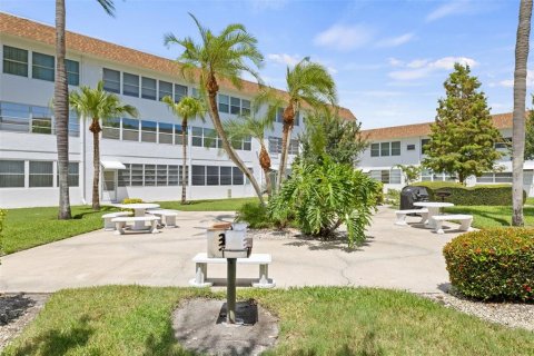 Condo in Saint Petersburg, Florida, 2 bedrooms  № 1320016 - photo 25