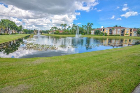 Condo in Delray Beach, Florida, 2 bedrooms  № 1228788 - photo 1