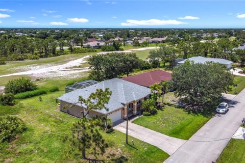 House in Rotonda, Florida 3 bedrooms, 208.57 sq.m. № 1847060 - photo 12