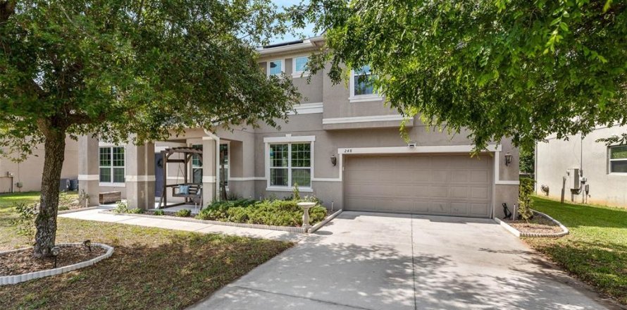 House in Ocoee, Florida 5 bedrooms, 394.56 sq.m. № 1719662