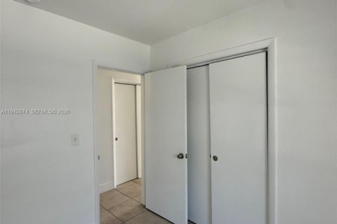 Villa ou maison à louer à Miami, Floride: 1 chambre, 62.71 m2 № 1999221 - photo 15