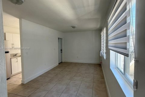 Villa ou maison à louer à Miami, Floride: 1 chambre, 62.71 m2 № 1999221 - photo 10