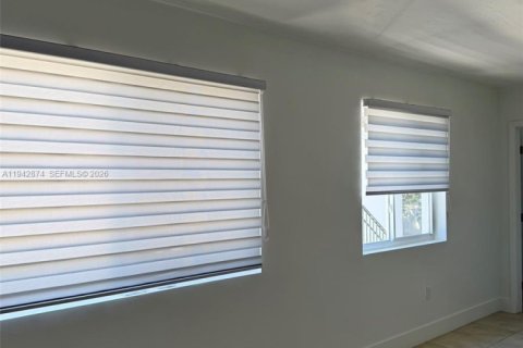 Villa ou maison à louer à Miami, Floride: 1 chambre, 62.71 m2 № 1999221 - photo 9