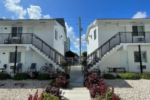 Villa ou maison à Miami, Floride 1 chambre, 62.71 m2 № 1999221