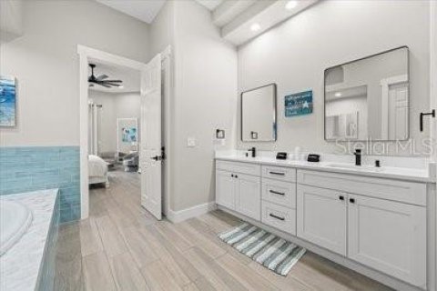 House in Indian Harbour Beach, Florida 5 bedrooms, 299.15 sq.m. № 1843001 - photo 13