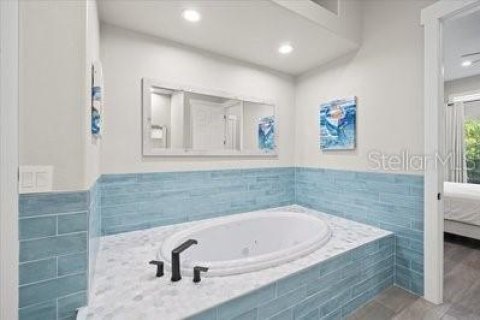 House in Indian Harbour Beach, Florida 5 bedrooms, 299.15 sq.m. № 1843001 - photo 14