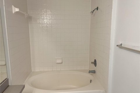 Condo in Orlando, Florida, 2 bedrooms  № 1522082 - photo 10