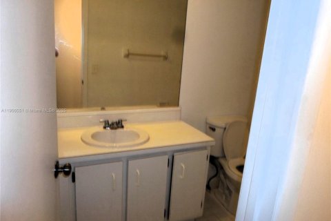 Copropriété à louer à Miami, Floride: 2 chambres, 98.94 m2 № 1957101 - photo 18