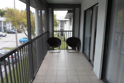 Copropriété à louer à Miami, Floride: 2 chambres, 98.94 m2 № 1957101 - photo 25