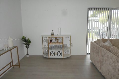 Copropriété à louer à Miami, Floride: 2 chambres, 98.94 m2 № 1957101 - photo 26