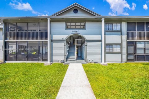 Снять в аренду кондоминиум в Майами, Флорида 2 спальни, 98.94м2, № 1957101 - фото 2