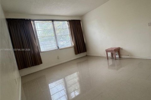 Купить кондоминиум в Майами, Флорида 2 спальни, 90.58м2, № 2090437 - фото 13