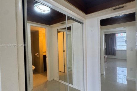 Купить кондоминиум в Майами, Флорида 2 спальни, 90.58м2, № 2090437 - фото 15
