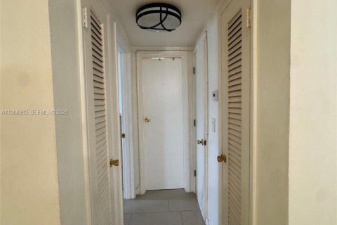 Купить кондоминиум в Майами, Флорида 2 спальни, 90.58м2, № 2090437 - фото 6