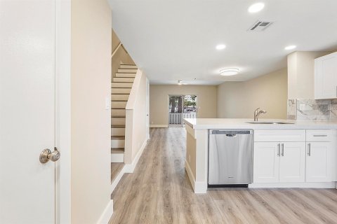 Adosado en venta en Pompano Beach, Florida, 2 dormitorios, 93.65 m2 № 2077922 - foto 8