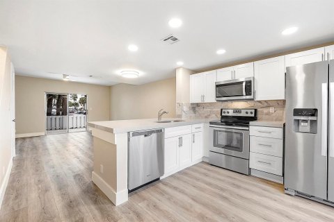 Adosado en venta en Pompano Beach, Florida, 2 dormitorios, 93.65 m2 № 2077922 - foto 4
