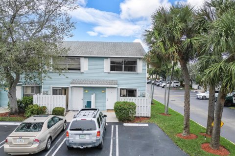 Adosado en venta en Pompano Beach, Florida, 2 dormitorios, 93.65 m2 № 2077922 - foto 3