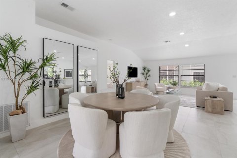 House in Wellington, Florida 3 bedrooms, 154.03 sq.m. № 2003027 - photo 13