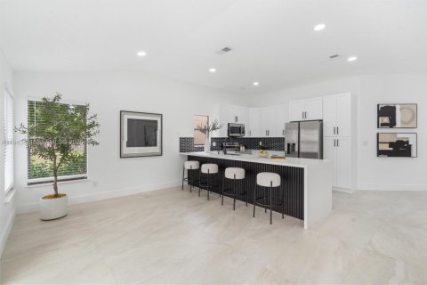 House in Wellington, Florida 3 bedrooms, 154.03 sq.m. № 2003027 - photo 7