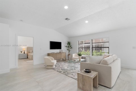 House in Wellington, Florida 3 bedrooms, 154.03 sq.m. № 2003027 - photo 3