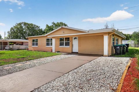 House in Orlando, Florida 4 bedrooms, 141.3 sq.m. № 2232290 - photo 4