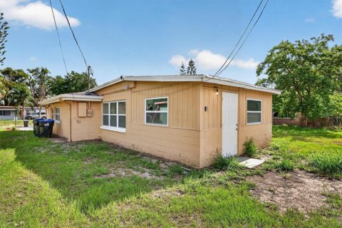 House in Orlando, Florida 4 bedrooms, 141.3 sq.m. № 2232290 - photo 25