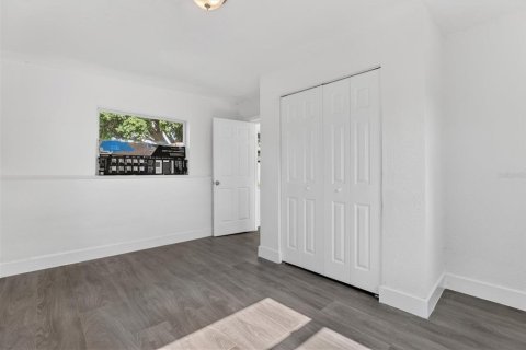 House in Orlando, Florida 4 bedrooms, 141.3 sq.m. № 2232290 - photo 16