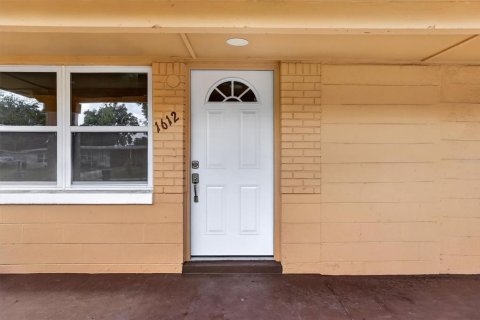 House in Orlando, Florida 4 bedrooms, 141.3 sq.m. № 2232290 - photo 5