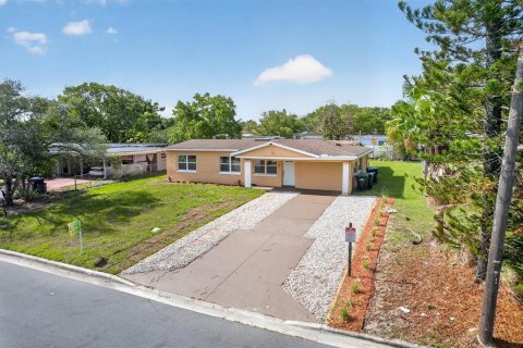 House in Orlando, Florida 4 bedrooms, 141.3 sq.m. № 2232290 - photo 27
