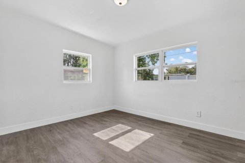 House in Orlando, Florida 4 bedrooms, 141.3 sq.m. № 2232290 - photo 19