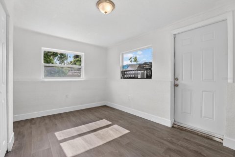 House in Orlando, Florida 4 bedrooms, 141.3 sq.m. № 2232290 - photo 15