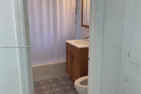 Villa ou maison à louer à Miami, Floride: 1 chambre, 74.32 m2 № 1990202 - photo 7