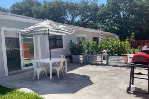 Villa ou maison à louer à Miami, Floride: 1 chambre, 74.32 m2 № 1990202 - photo 18