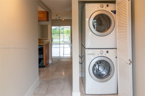 Touwnhouse à louer à Weston, Floride: 2 chambres, 103.12 m2 № 1988429 - photo 2