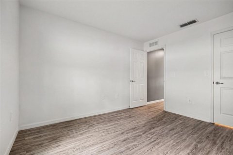 Villa ou maison à vendre à Palm Bay, Floride: 3 chambres, 165.92 m2 № 2259397 - photo 11