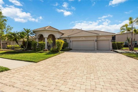 Casa en venta en Bradenton, Florida, 4 dormitorios, 262.54 m2 № 1902876 - foto 1