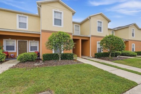 Townhouse in Lakeland, Florida 3 bedrooms, 159.14 sq.m. № 2380997 - photo 13