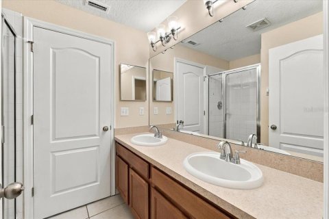 Townhouse in Lakeland, Florida 3 bedrooms, 159.14 sq.m. № 2380997 - photo 12