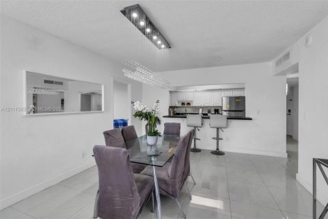 Condominio en venta en Sunny Isles Beach, Florida, 3 dormitorios, 154.68 m2 № 2428346 - foto 20