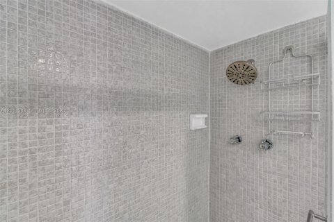 Condominio en venta en Sunny Isles Beach, Florida, 3 dormitorios, 154.68 m2 № 2428346 - foto 29