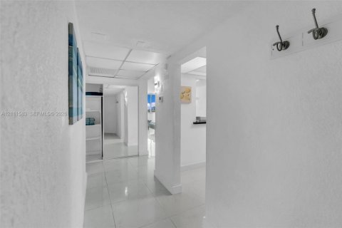 Condominio en venta en Sunny Isles Beach, Florida, 3 dormitorios, 154.68 m2 № 2428346 - foto 8