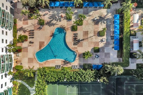 Condominio en venta en Sunny Isles Beach, Florida, 3 dormitorios, 154.68 m2 № 2428346 - foto 4