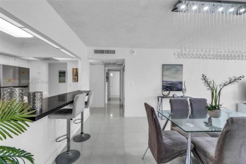 Condominio en venta en Sunny Isles Beach, Florida, 3 dormitorios, 154.68 m2 № 2428346 - foto 26