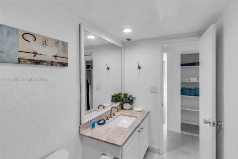 Condominio en venta en Sunny Isles Beach, Florida, 3 dormitorios, 154.68 m2 № 2428346 - foto 30