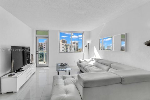 Condominio en venta en Sunny Isles Beach, Florida, 3 dormitorios, 154.68 m2 № 2428346 - foto 16