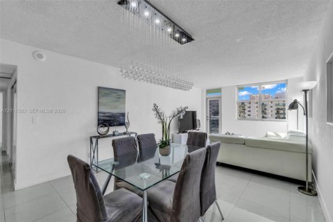 Condominio en venta en Sunny Isles Beach, Florida, 3 dormitorios, 154.68 m2 № 2428346 - foto 27