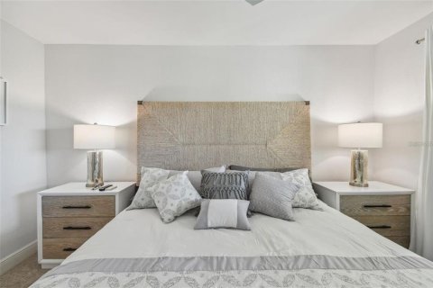 Condo in Tierra Verde, Florida, 2 bedrooms  № 2227307 - photo 24